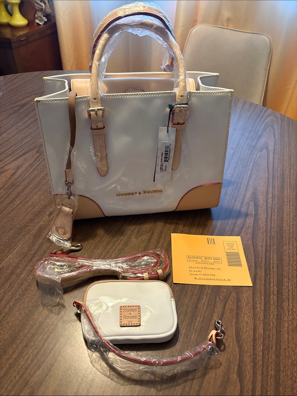 NEW Dooney & Bourke Patent Janine Pure White Beige Leather Tote W/ Wristlet Set